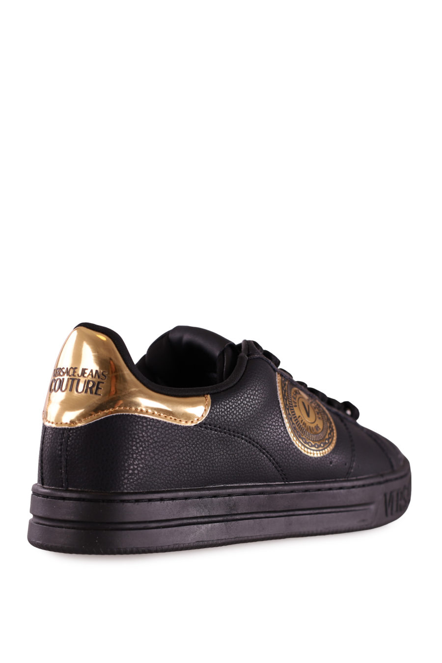Zapatillas negras con cordones y logotipo dorado - 60adf4e7d1e9b7dcfae4dc9485c3cebc54e46c91
