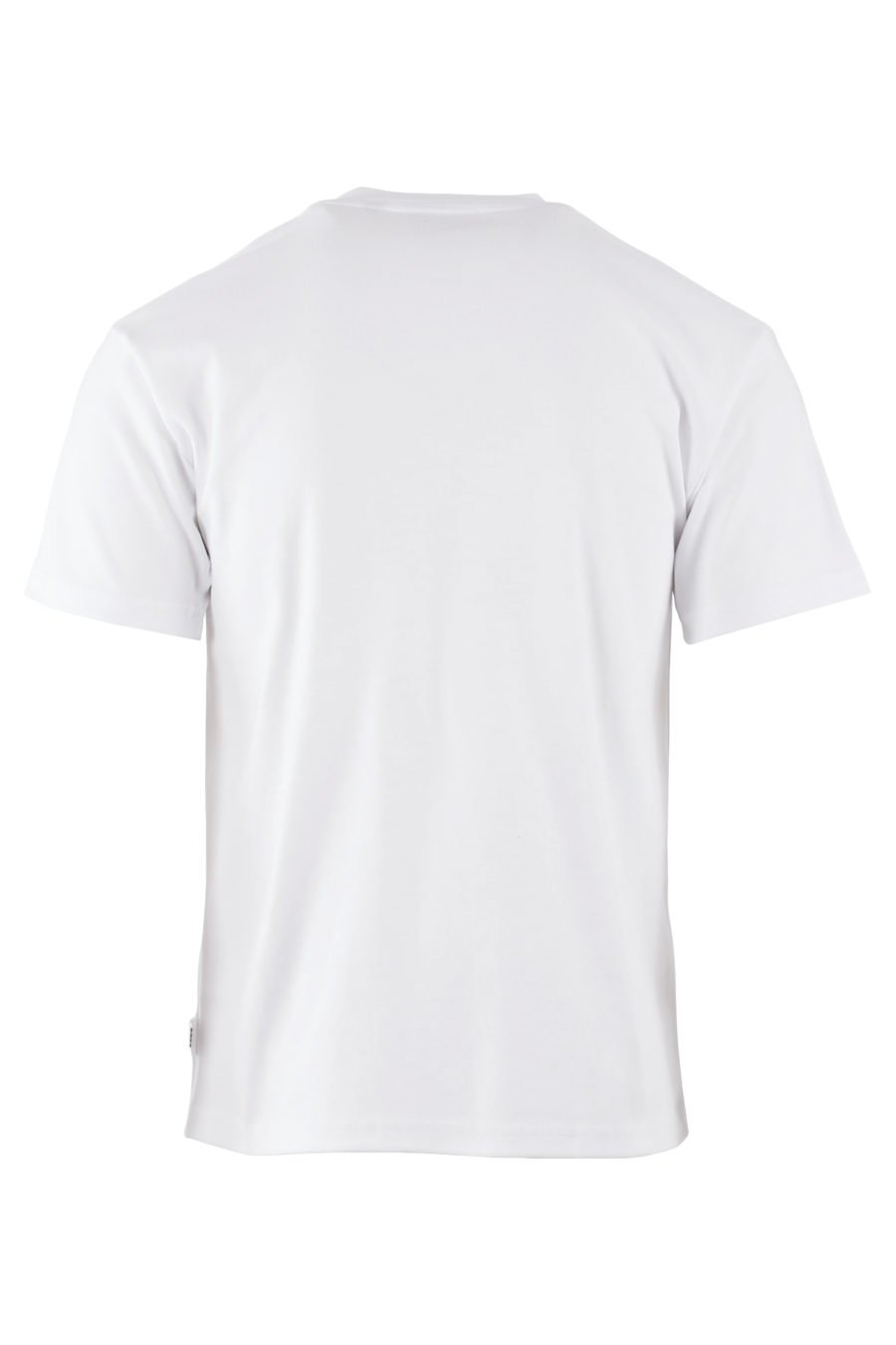 Camiseta blanca con logo pequeño negro - IMG 7662