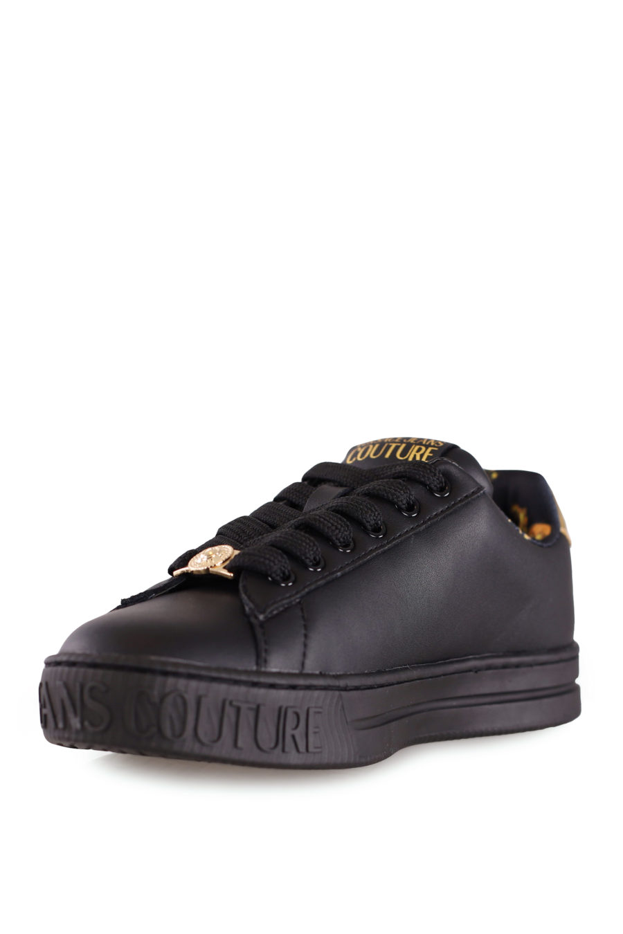 Zapatillas negras con logo dorado - IMG 8212 copia