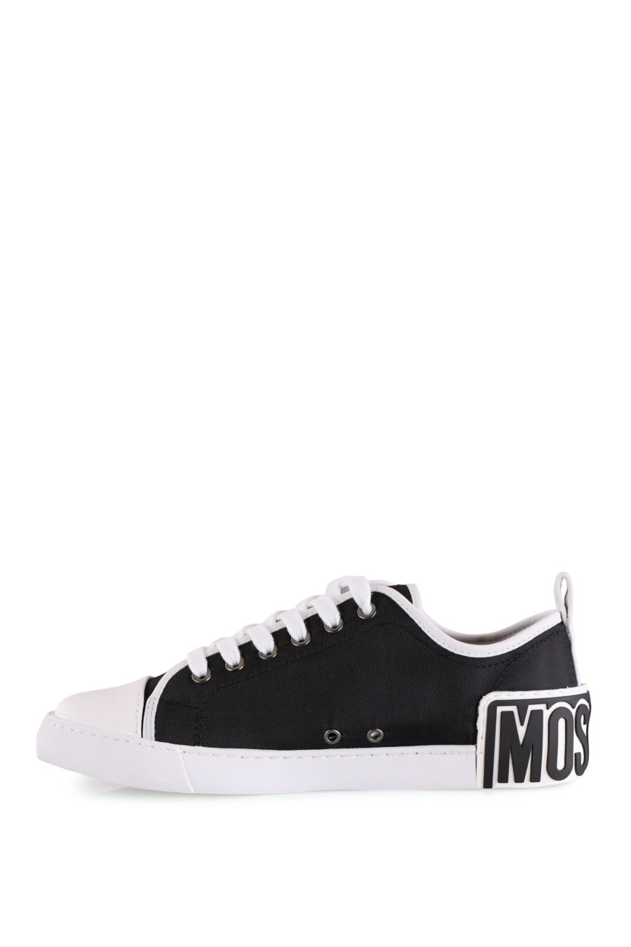 Zapatillas negras con borde blanco y logo - IMG 8417 copia