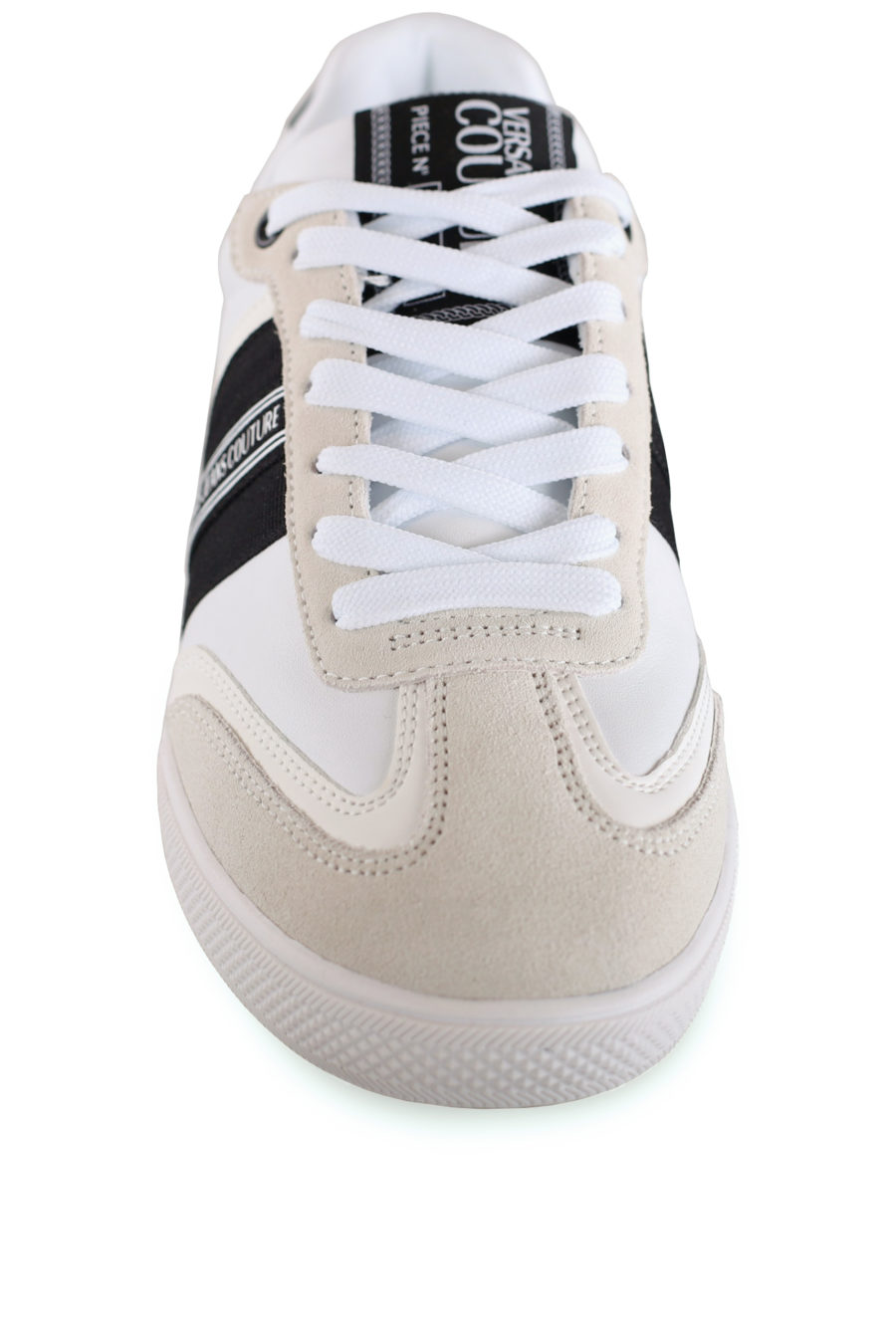 Zapatillas blancas con cordones y logotipo - IMG 8483 copia