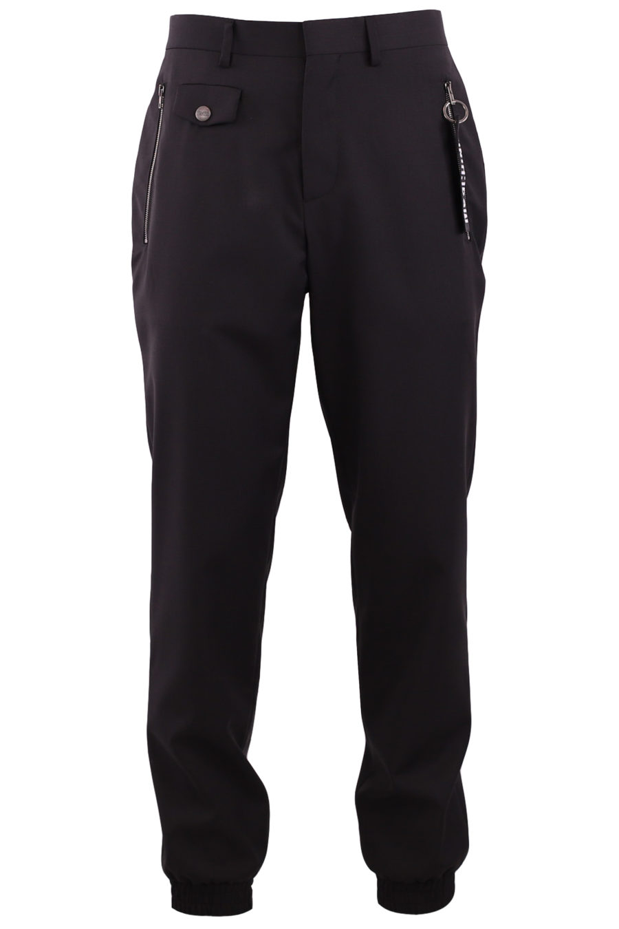 Pantalón jogger de color negro con logo - b8c0cc6af5d03107ae169f5c2efd753b8b17d875