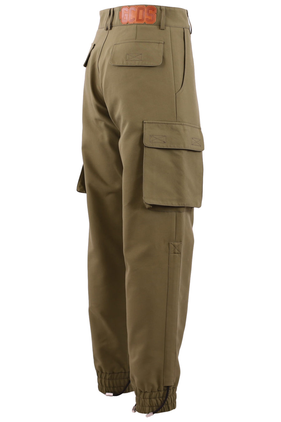Pantalón tipo cargo de color militar - eaedff421245e8ad3c895a95aca41f143b07a356