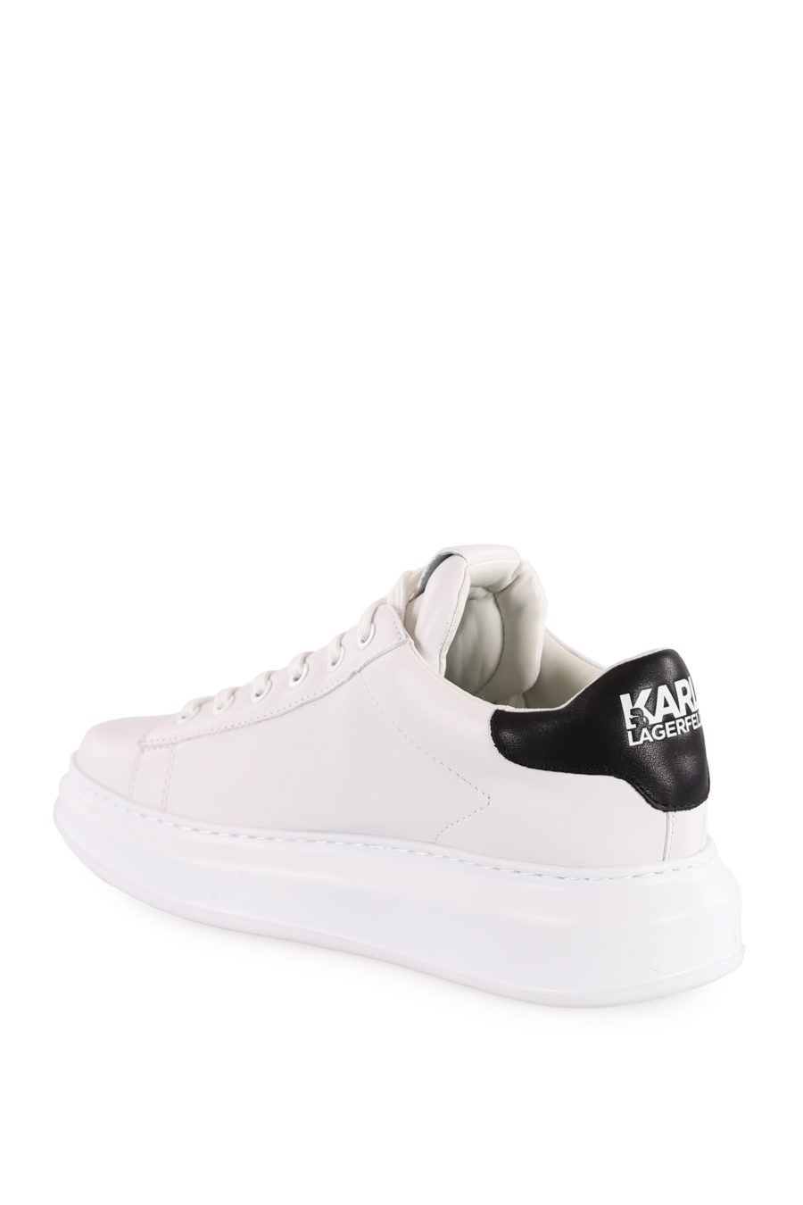 Zapatillas blancas con logotipo 3D "Karl" - 00b4c0e0c032b2ca97e765a3b402df4d5e90eb23