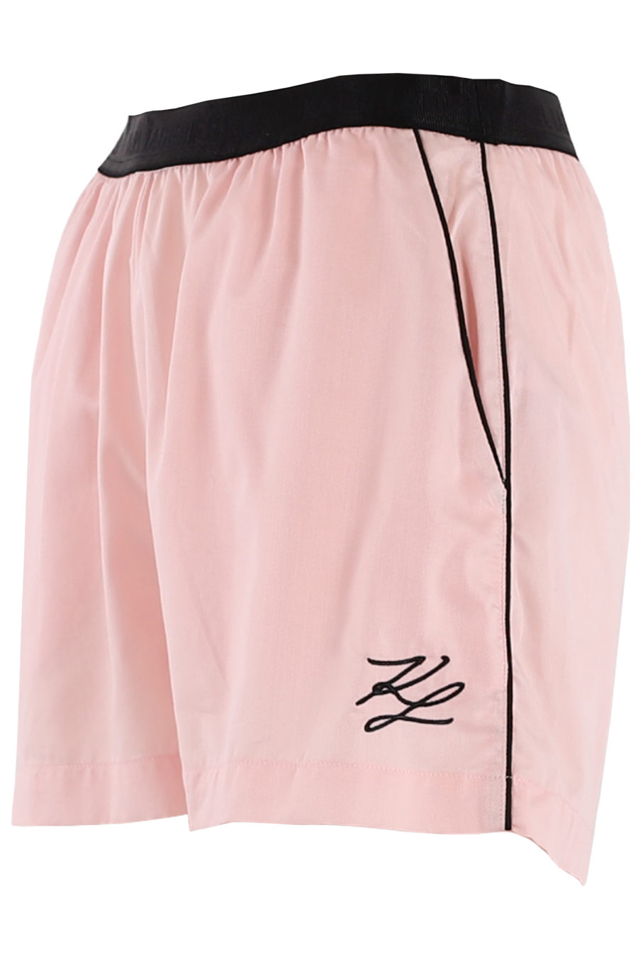 Conjunto pijama con pantalones cortos de color rosa - 613cf09a228b59f88d95476cef22da1fb9f9821d