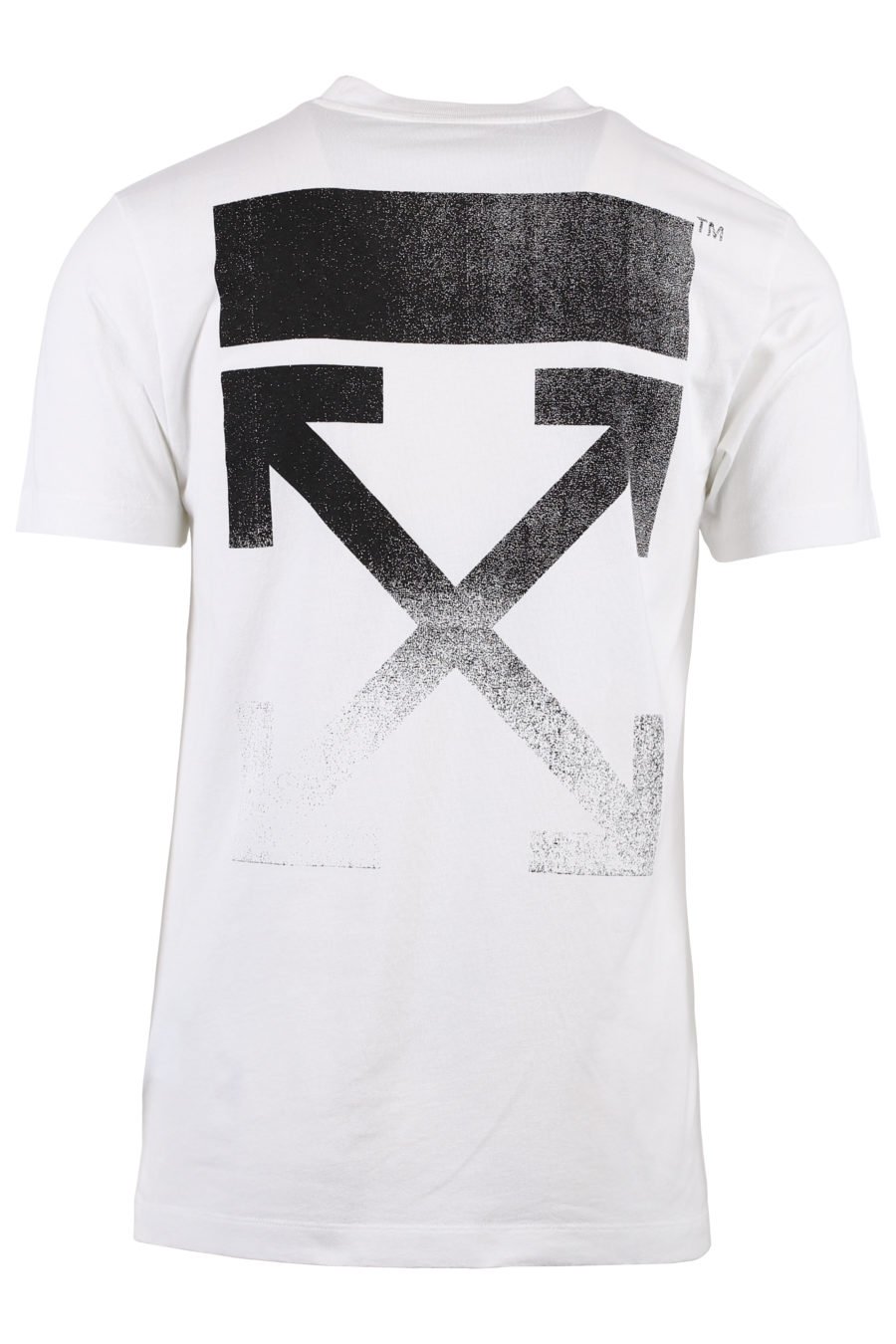 Camiseta blanca con flechas negras en degradé - IMG 1363