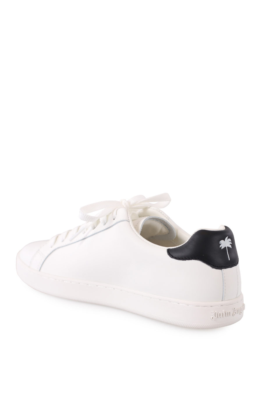 Zapatillas blancas con logo dorado - IMG 9052
