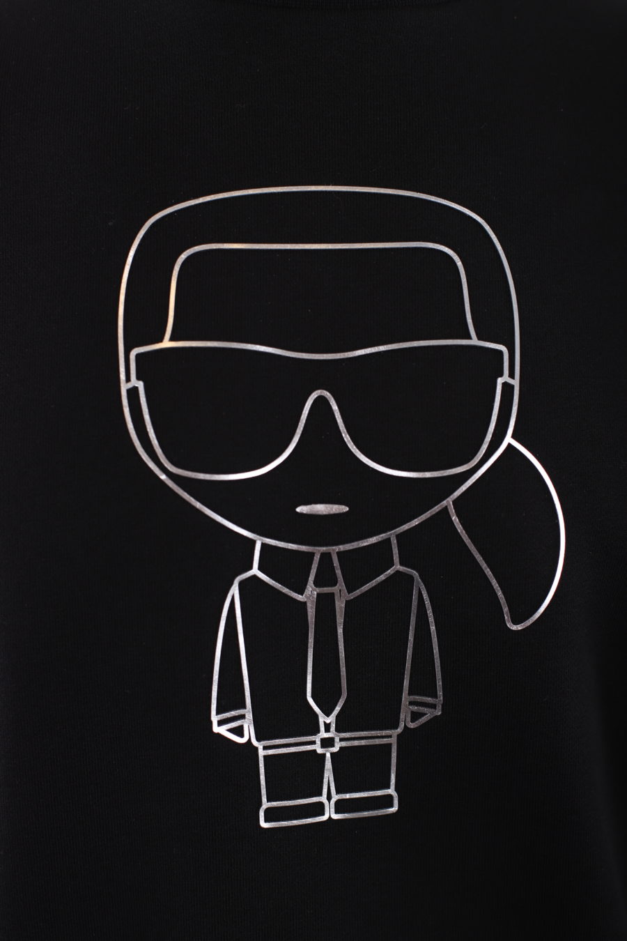 Black sweatshirt with embossed silver "Karl" - IMG 9141