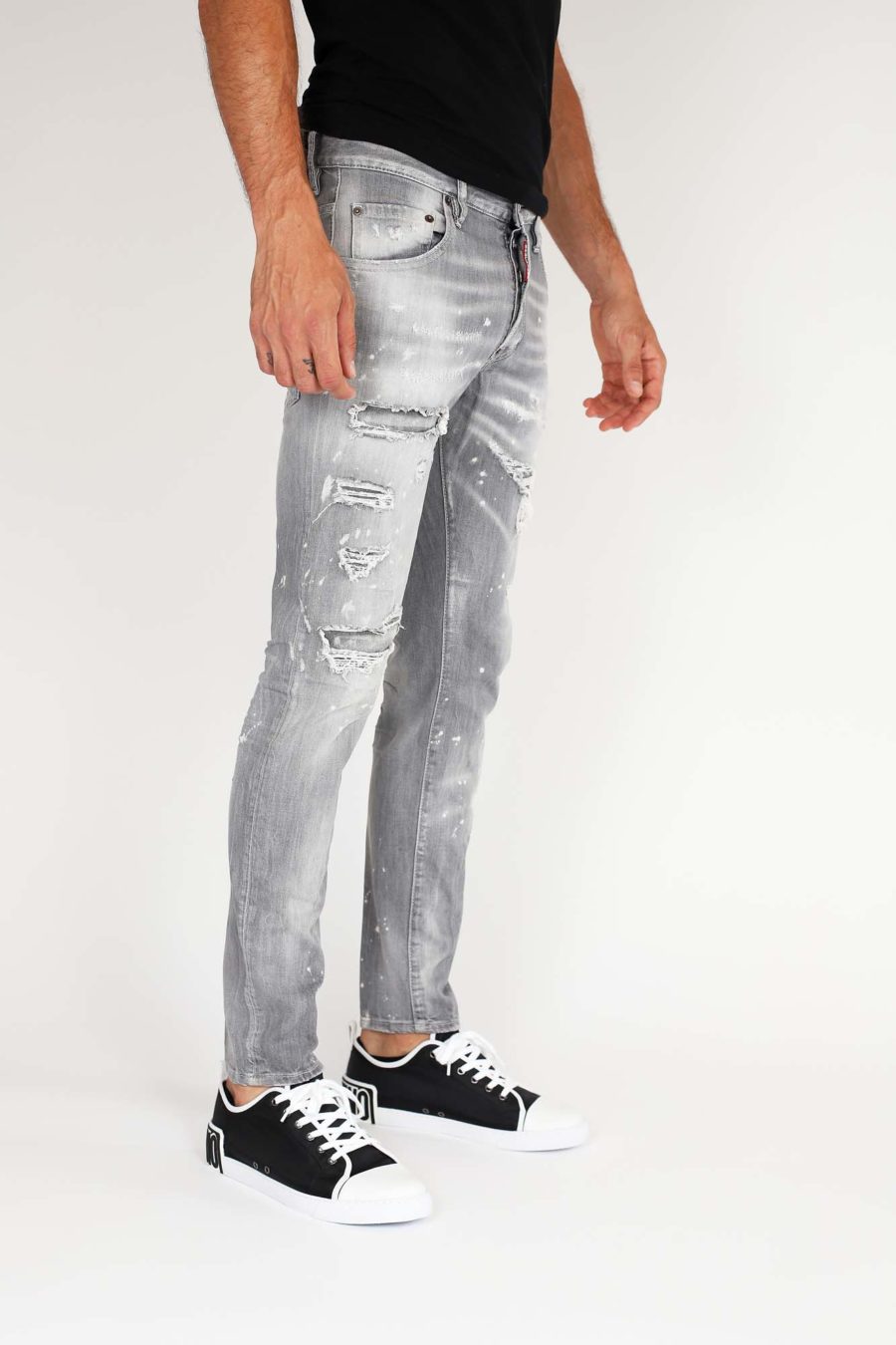Skater"-Jeans grau abgenutzt - IMG 9823