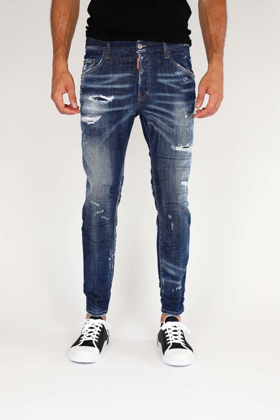 Zerrissene und abgenutzte "Skater"-Jeans - IMG 9837