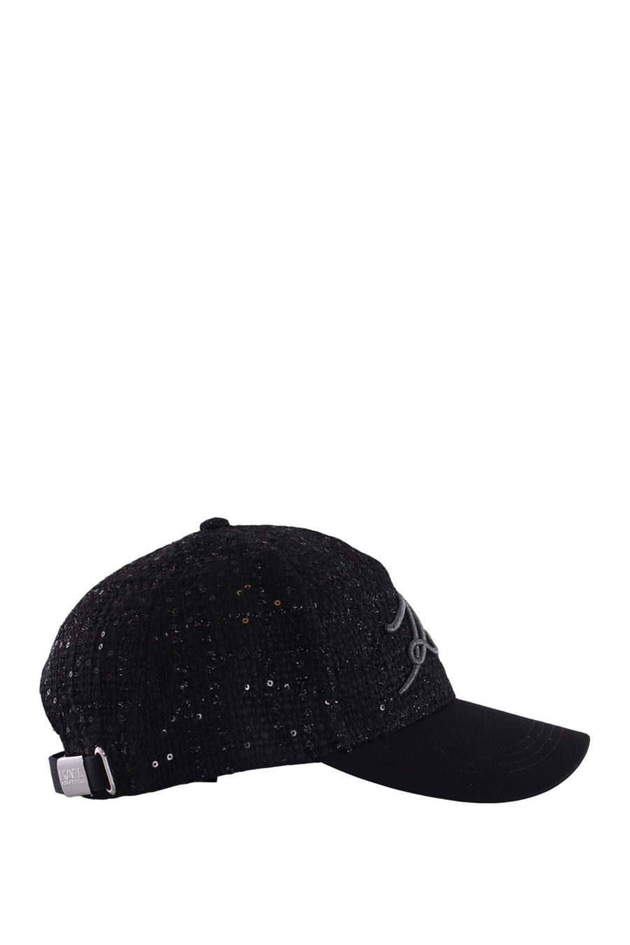 Gorra negra con pin de la marca - IMG 0206