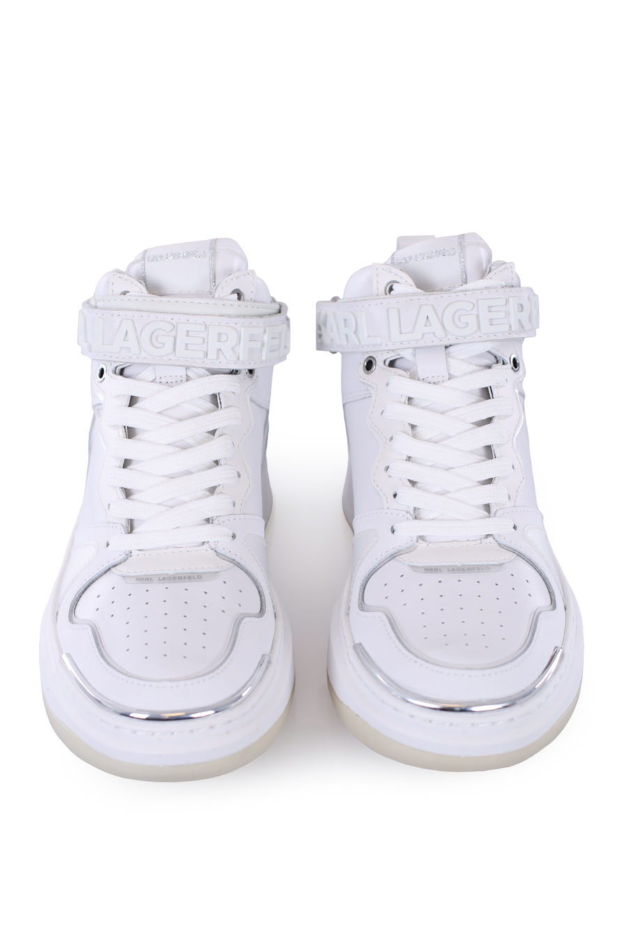 Zapatillas blancas y plateado con logo engomado en velcro - IMG 0293