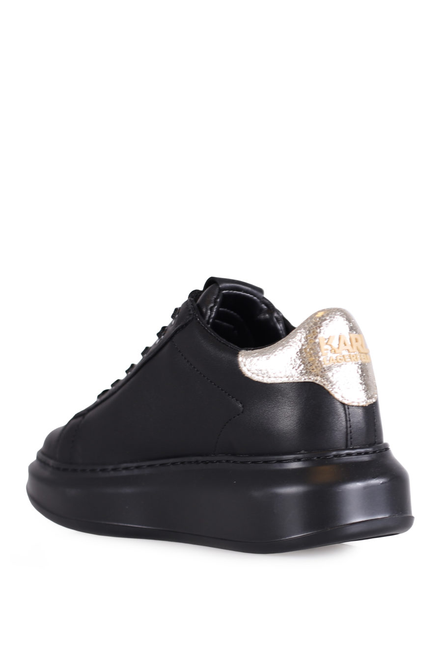 Zapatillas negras con logotipo y suela alta - IMG 0719
