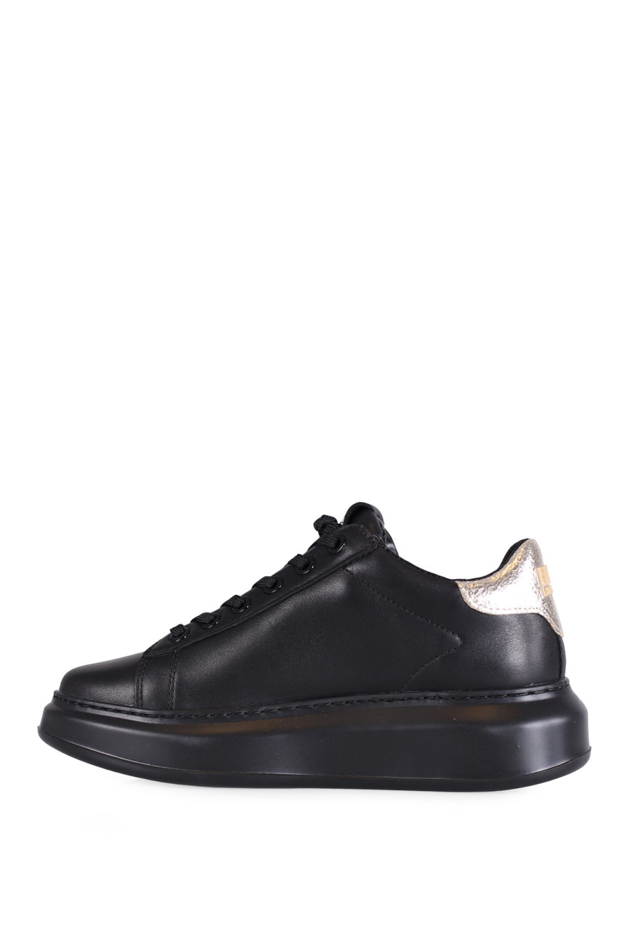 Zapatillas negras con logotipo y suela alta - IMG 0720