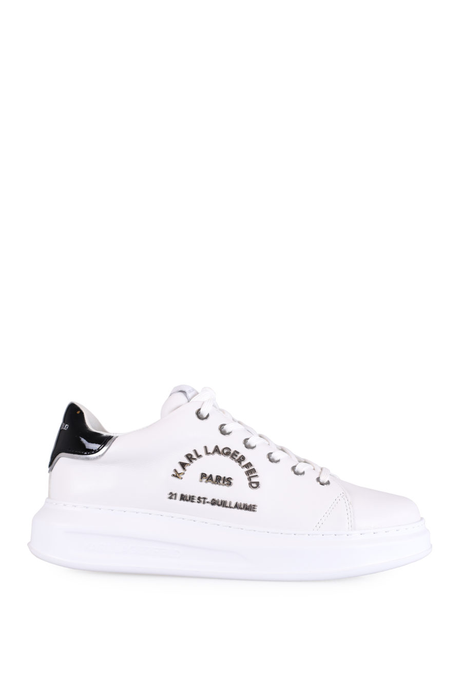 Zapatillas blancas con logotipo "Maison" plateado - IMG 0758