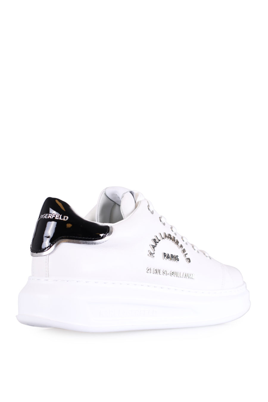 Zapatillas blancas con logotipo "Maison" plateado - IMG 0759