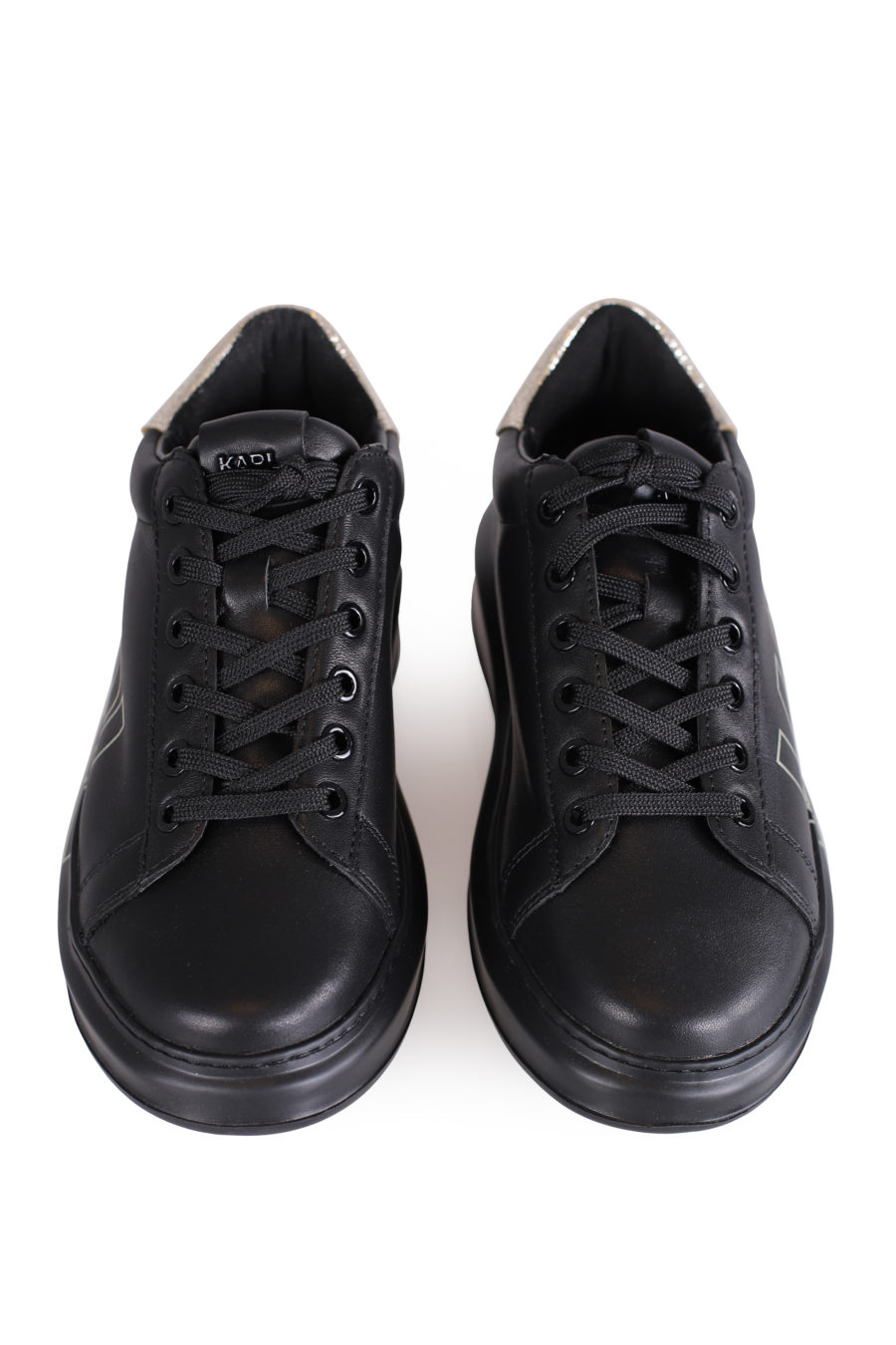 Zapatillas negras con logotipo y suela alta - IMG 0778