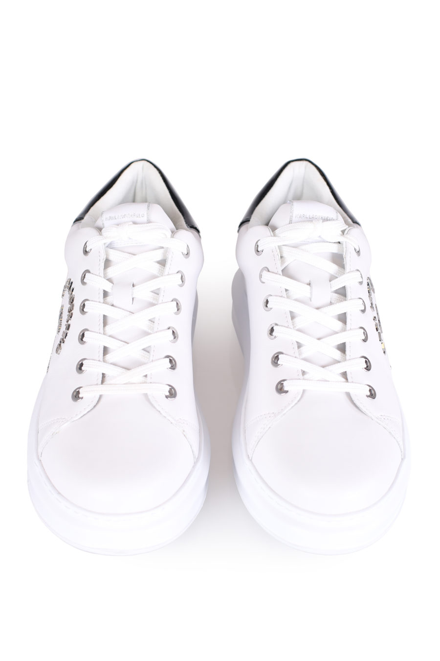 Zapatillas blancas con logotipo "Maison" plateado - IMG 0791