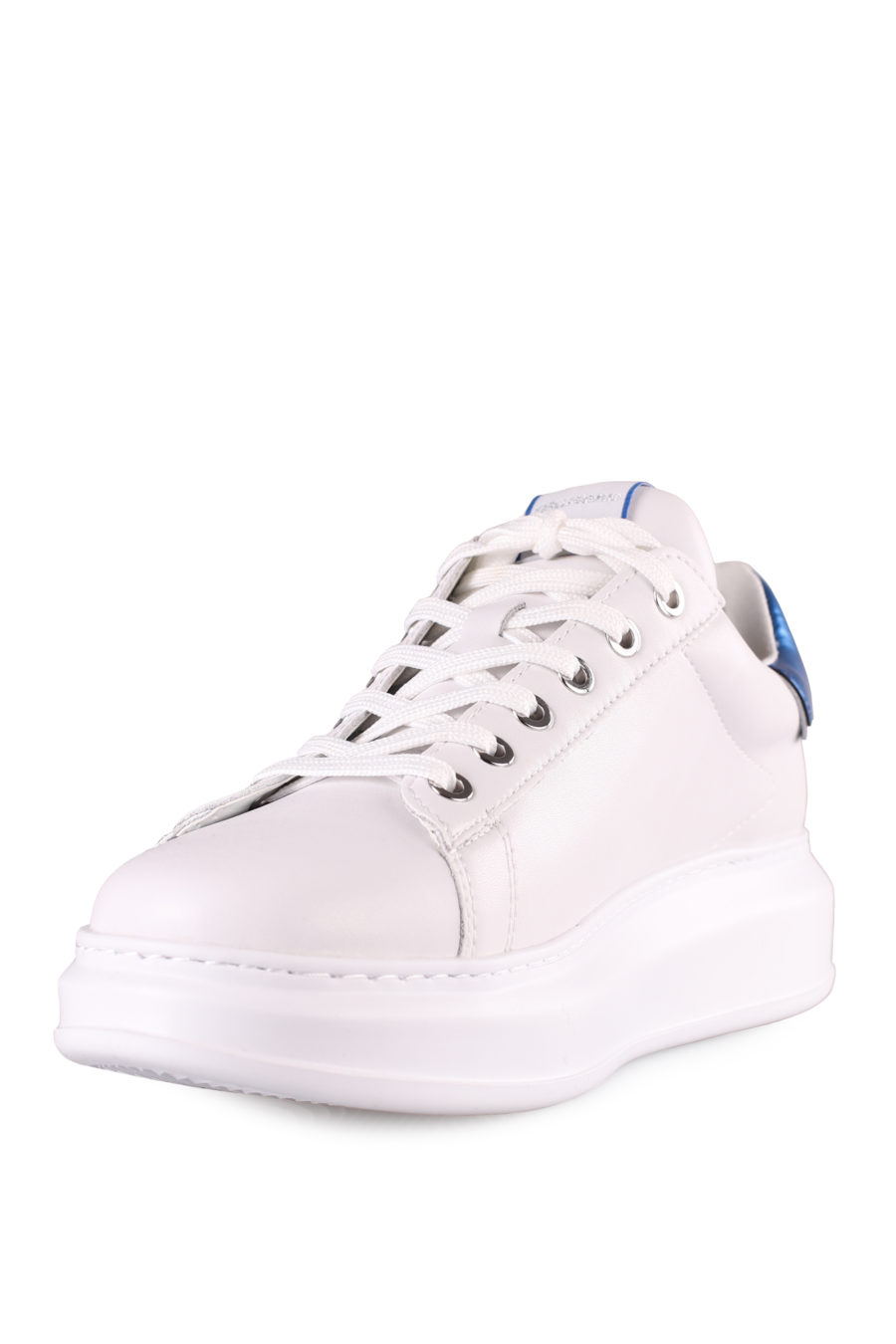 Zapatillas blancas "Kapri" detalle azul - IMG 4523 2