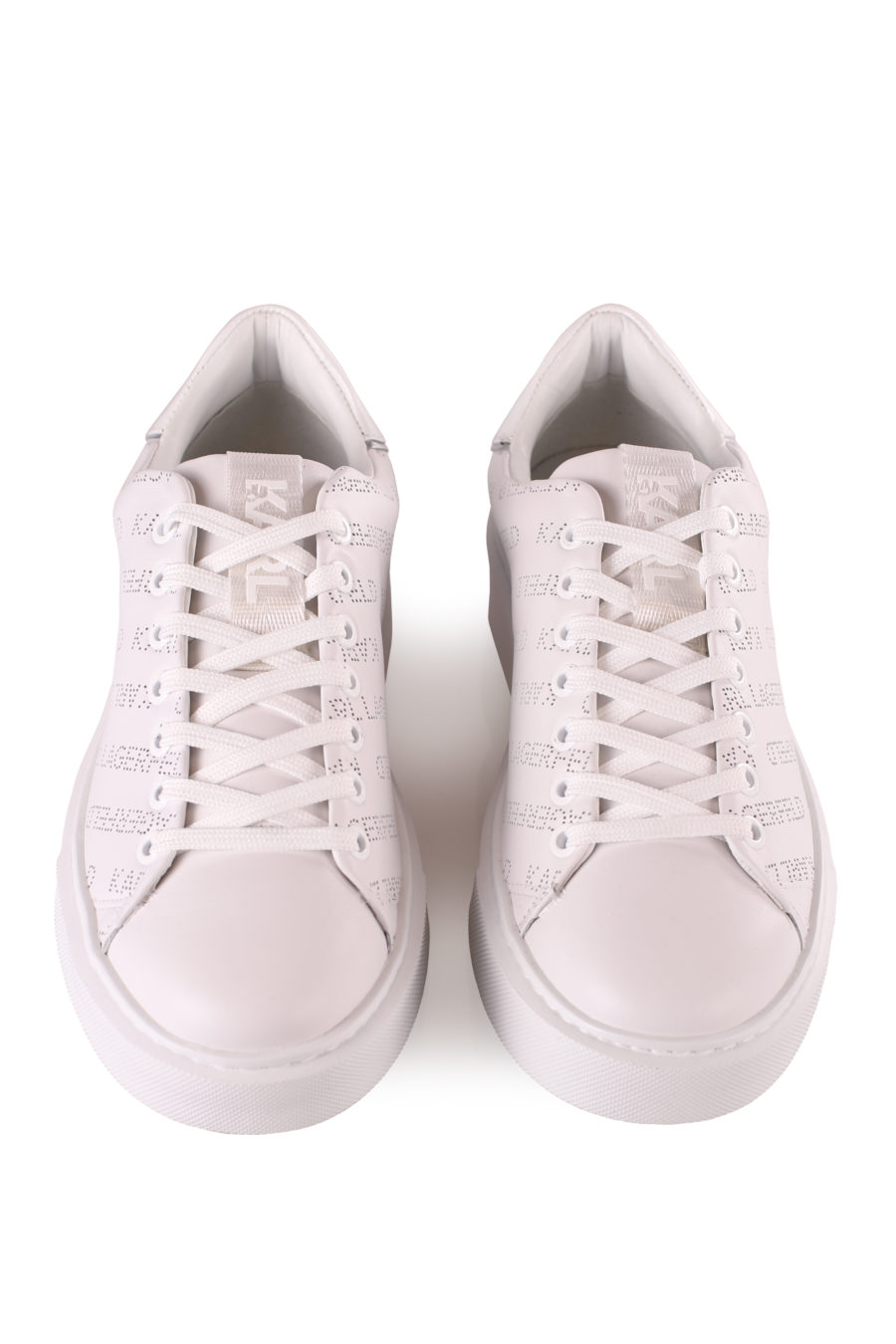 Zapatillas blancas "Maxi Kup" perf logo - IMG 4572 2