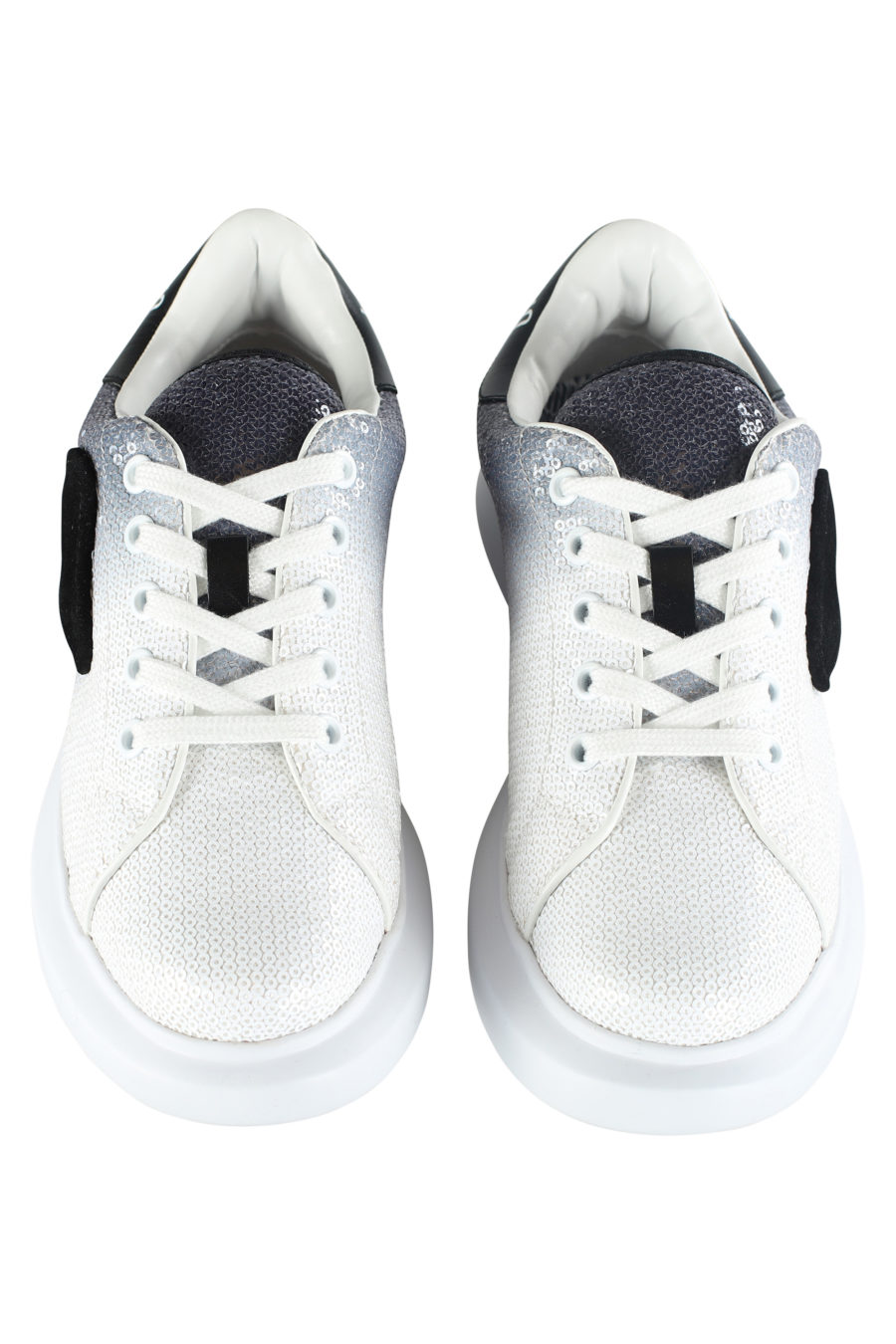 Zapatillas blancas con degrade negro y lentejuelas - IMG 5341