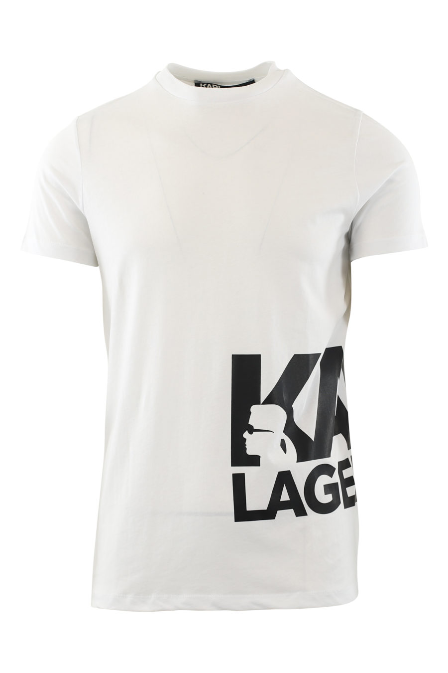 Camiseta blanca con logo negro grande lateral - IMG 6513