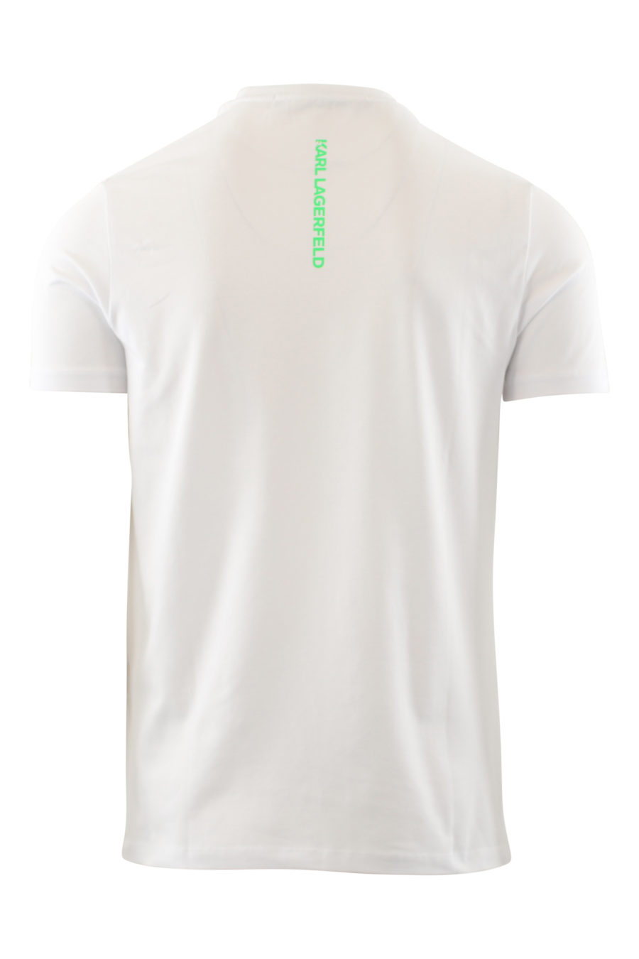 Camiseta blanca con logo en multicolores - IMG 6524