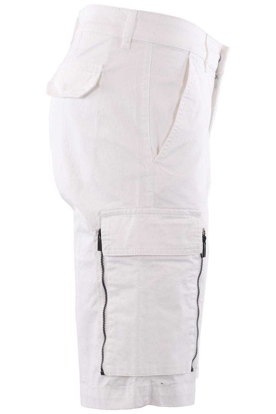 Pantalón corto blanco cargo - IMG 6636
