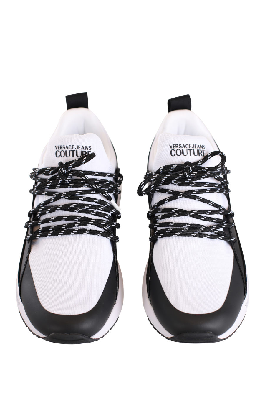 Zapatillas blancas con cordones cruzados y logo en cinta - IMG 0236
