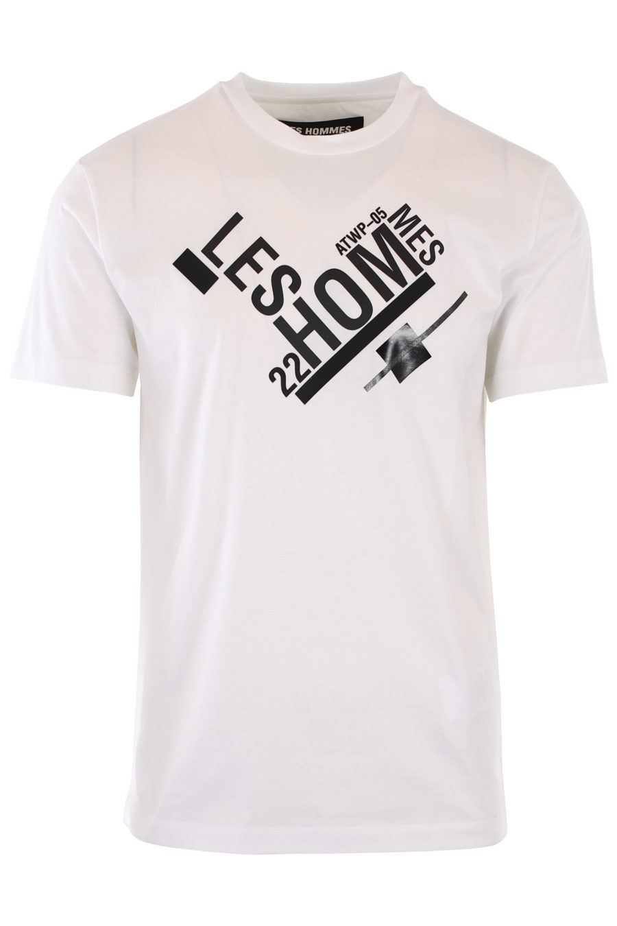 Camiseta blanca con logo gráfico negro - IMG 1098