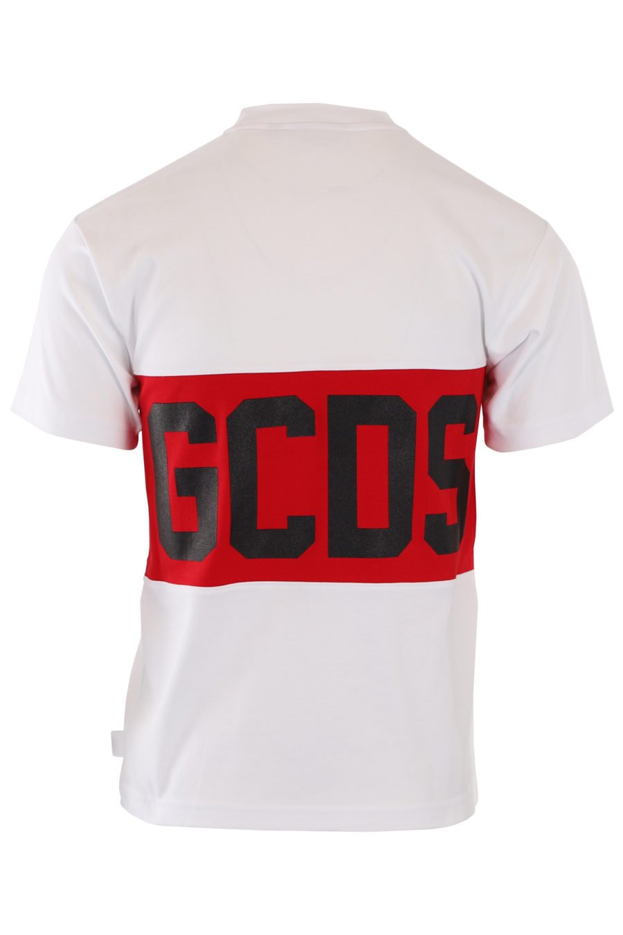 Camiseta blanca con logo en banda rojo - IMG 1148