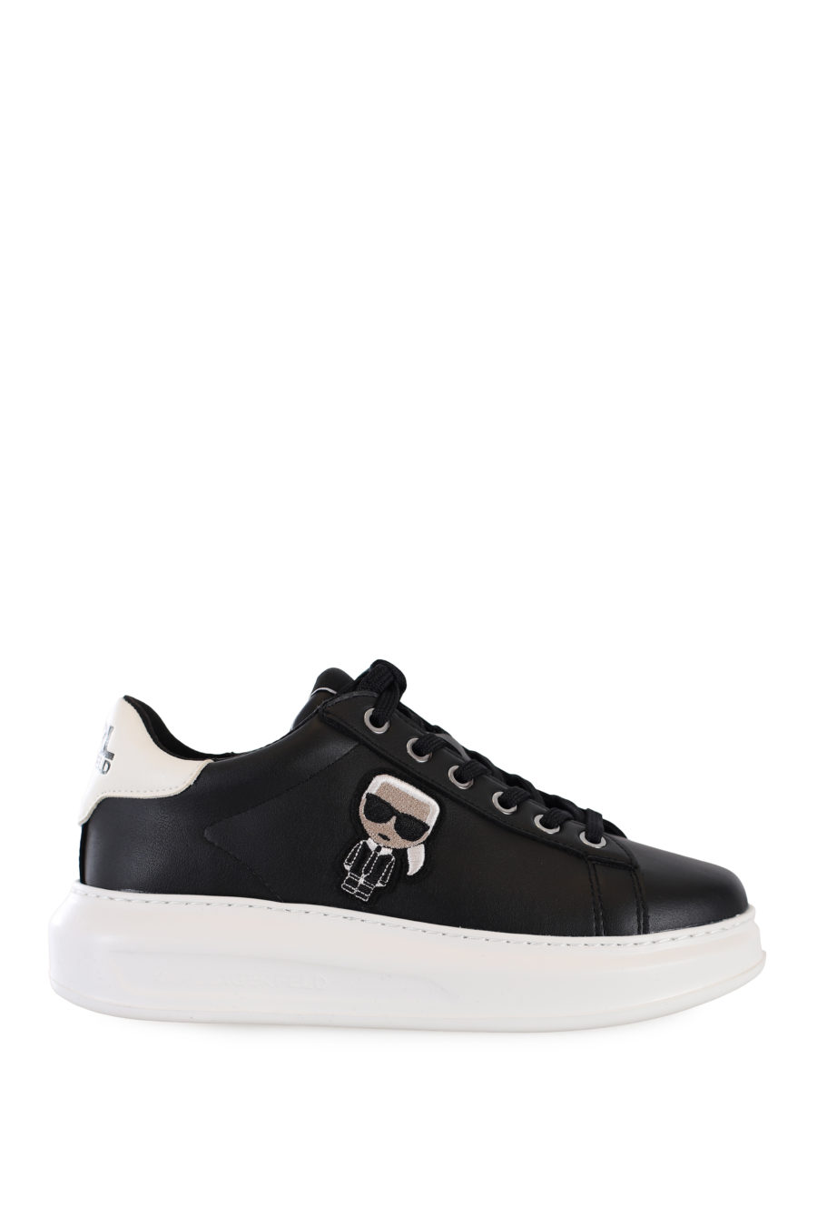 Black high top trainers with patch - IMG 1711