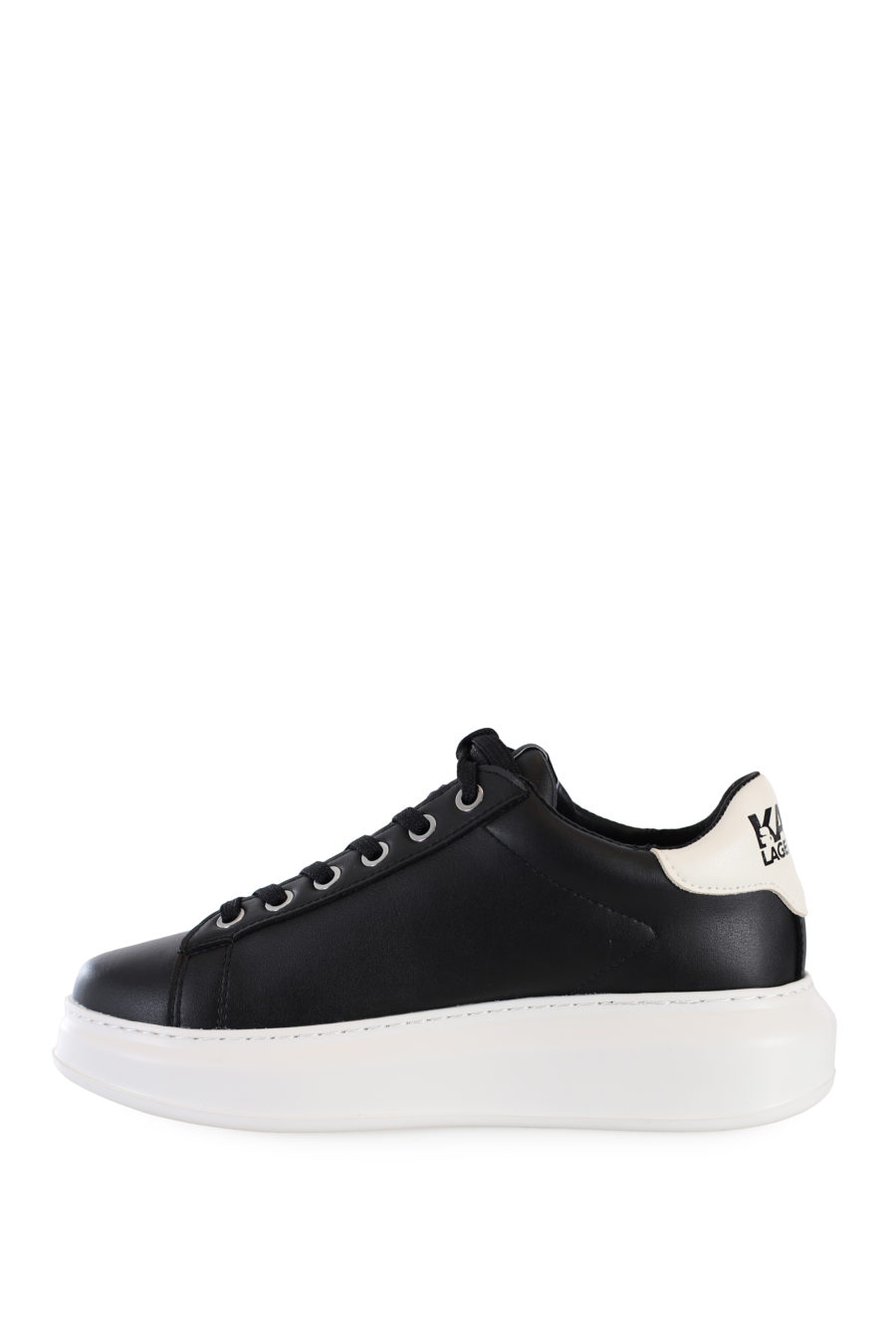 Black high top trainers with patch - IMG 1714