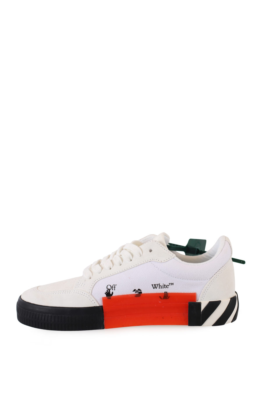 Weiße "vulkanisierte" Schuhe mit roten Pfeilen - IMG 2253