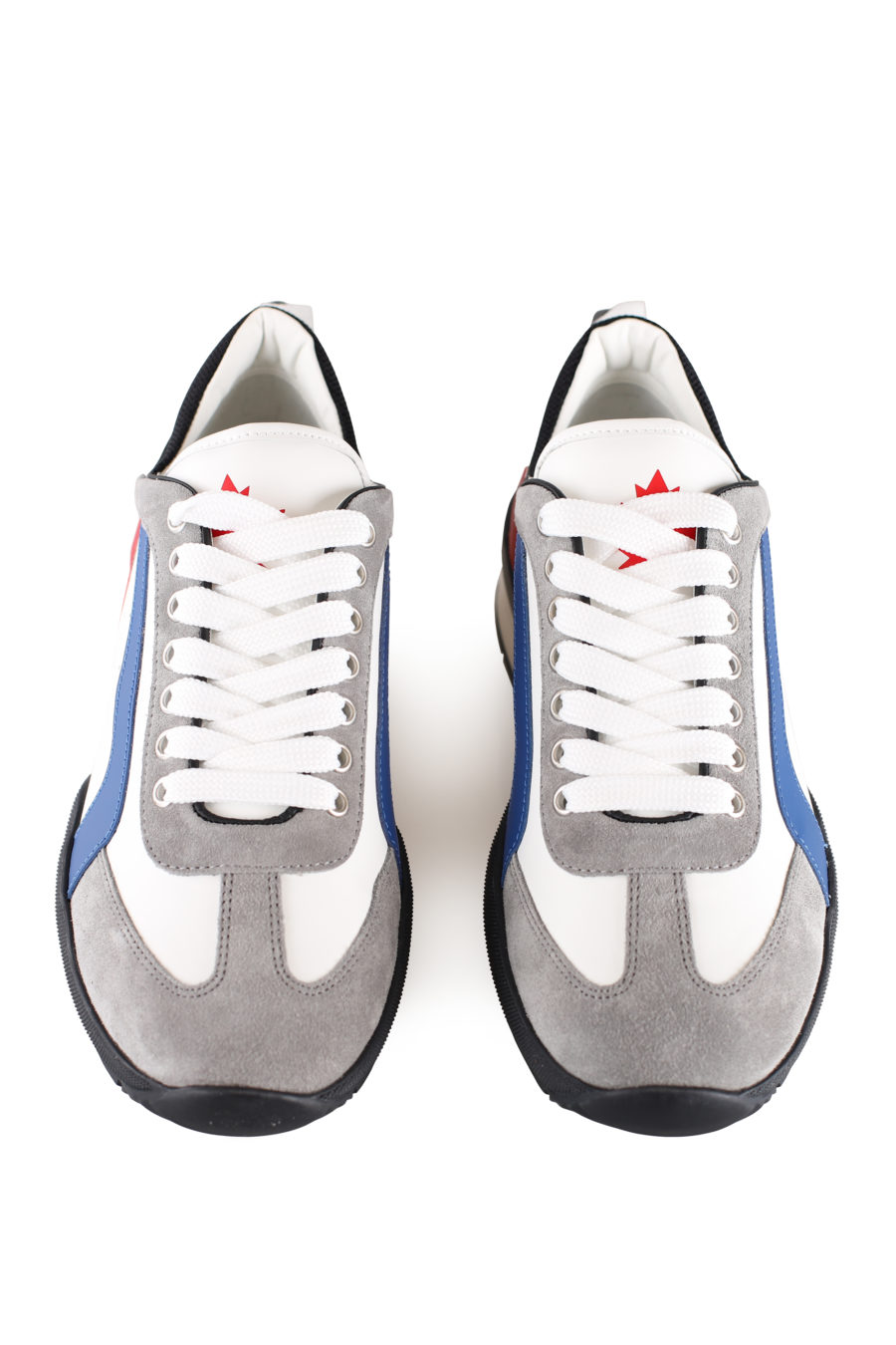 Zapatillas blancas multicolor y logo pequeño - IMG 0044