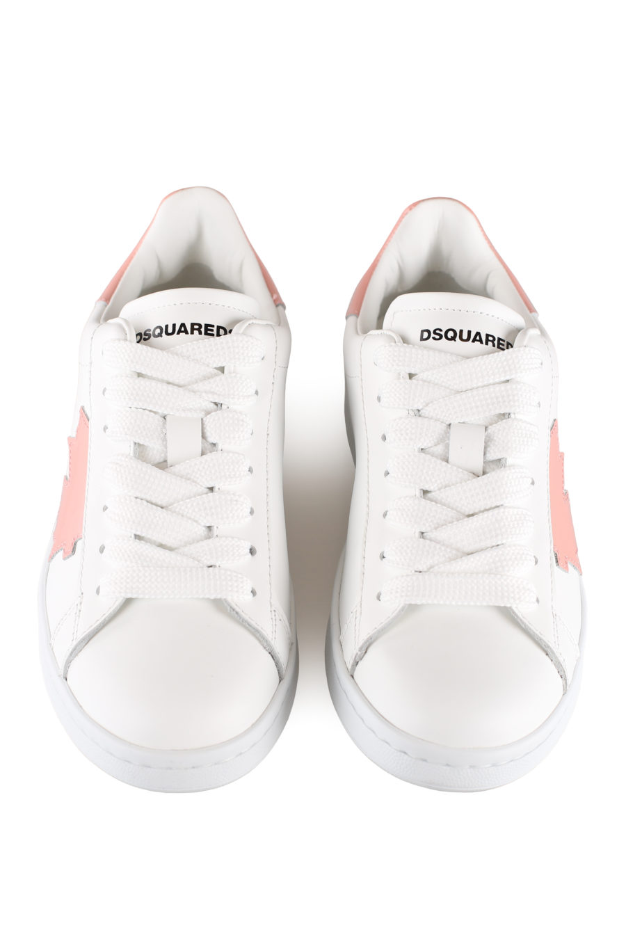 Zapatillas blancas con logo hoja rosa - IMG 0048