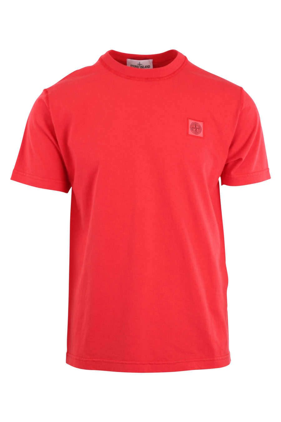 Camiseta roja con logo parche - IMG 9695