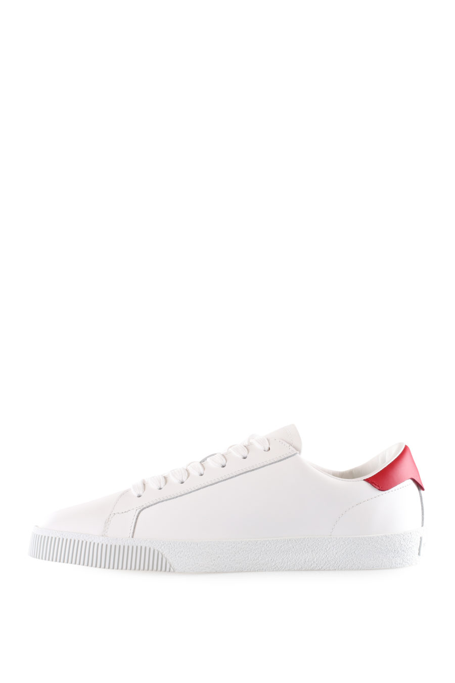 Zapatillas blancas con logo "icon" diagonal y detalle rojo - IMG 9533