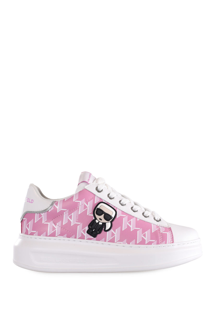 Zapatillas con monograma rosa y logo en goma - IMG 9570