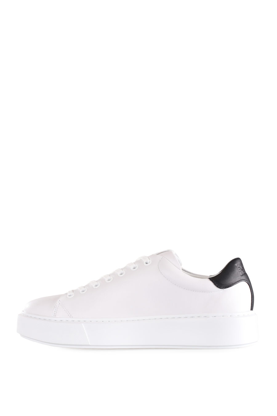 White trainers with maxi rubber logo - IMG 9588