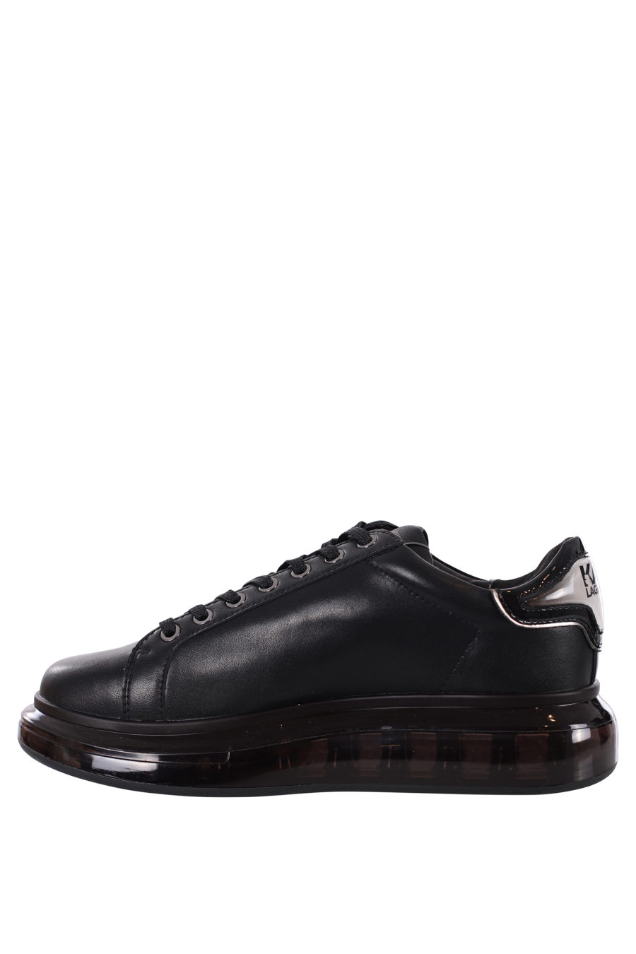 Zapatillas negras con logo silueta negro y suela negra - IMG 0418