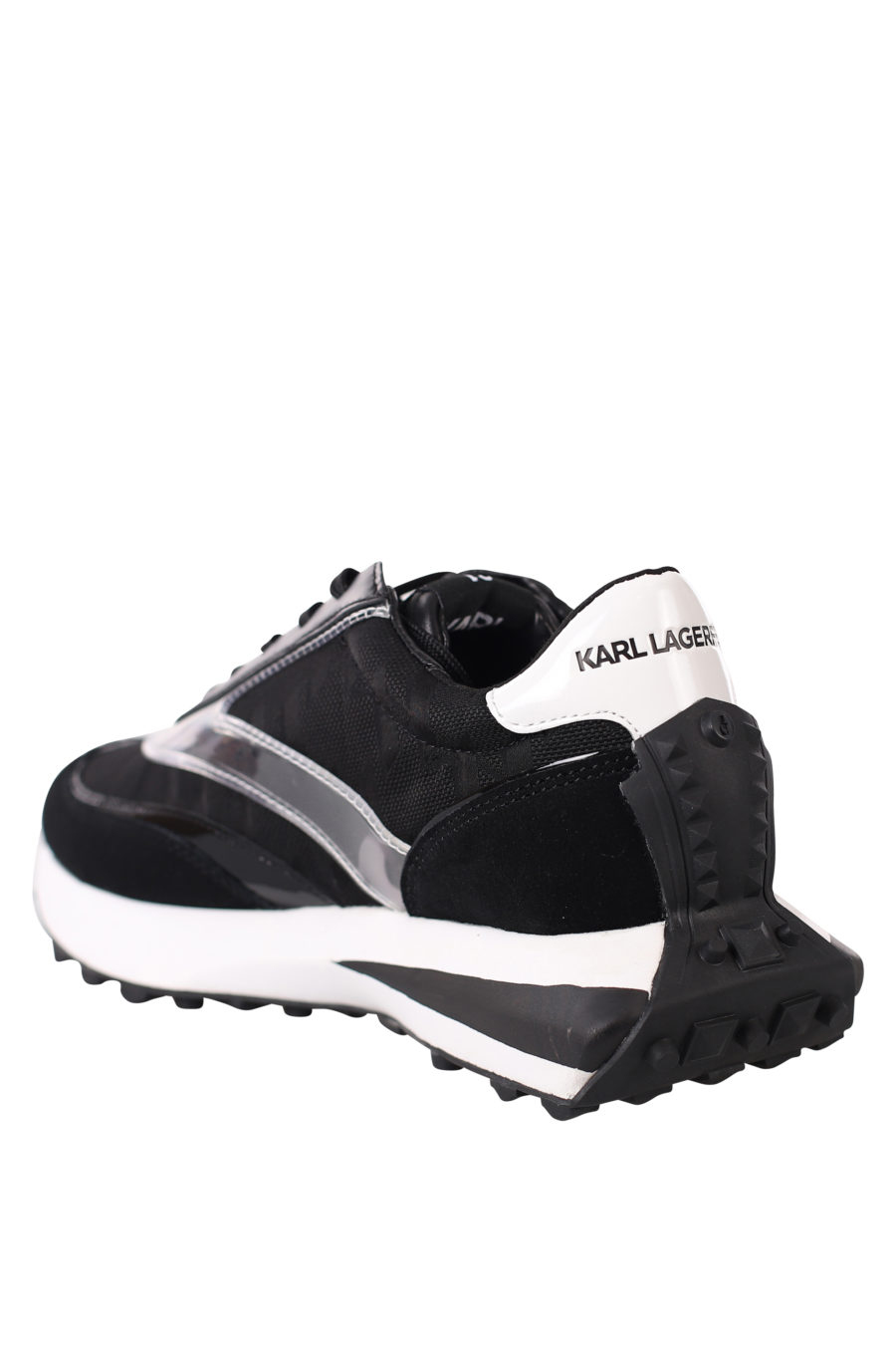 Zapatillas negras "zone" con logo blanco en silueta y suela blanca - IMG 0440