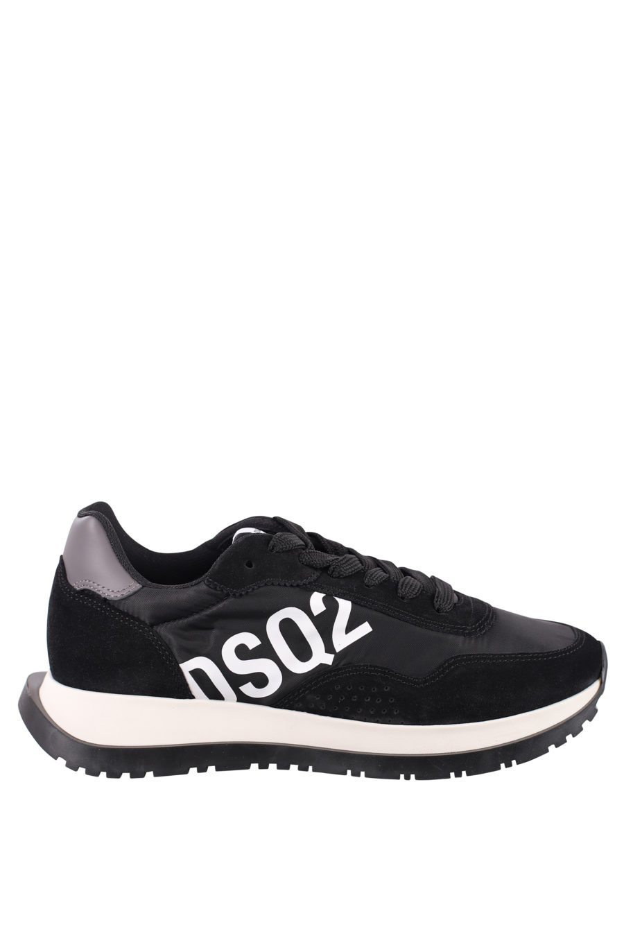 Zapatillas negras con logo diagonal blanco - IMG 0701