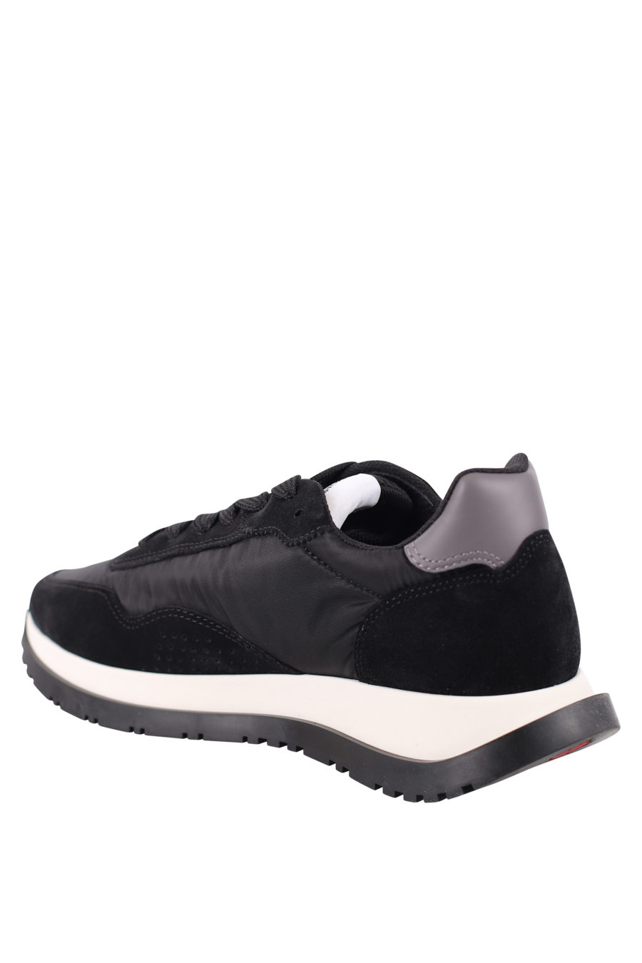 Zapatillas negras con logo diagonal blanco - IMG 0704