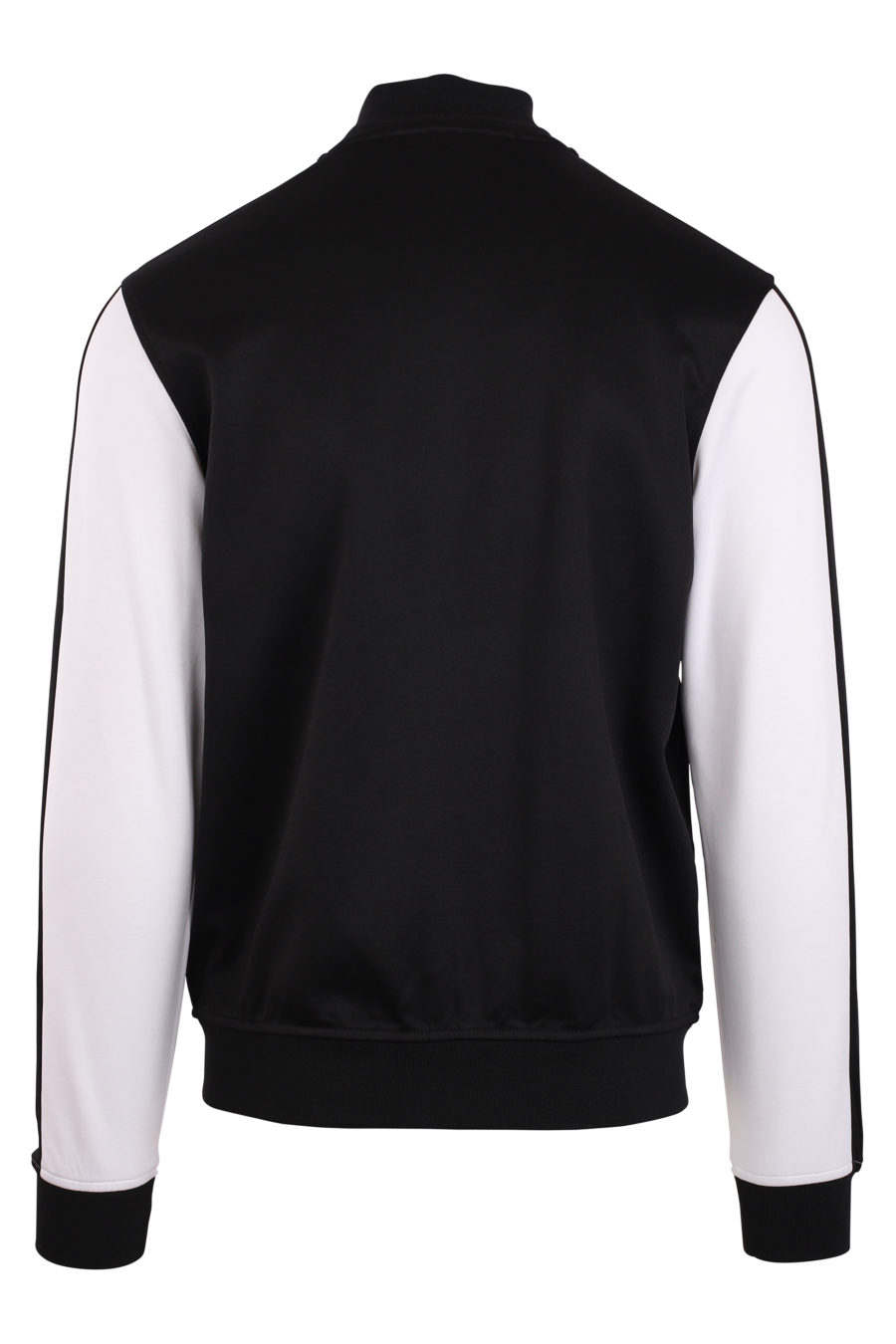 Schwarze Jacke mit weißen Ärmeln und weißem Logo - IMG 0932