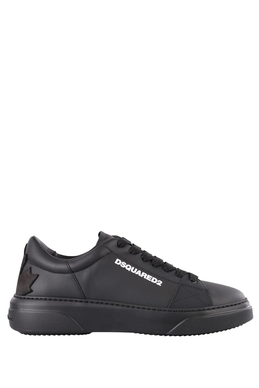 Black trainers with small white logo and black sole - IMG 1148