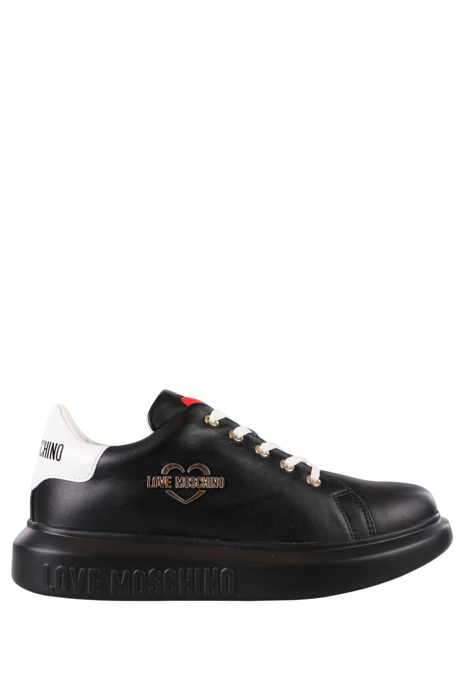 Zapatillas negras con logo en metal dorado y suela negra - IMG 1196