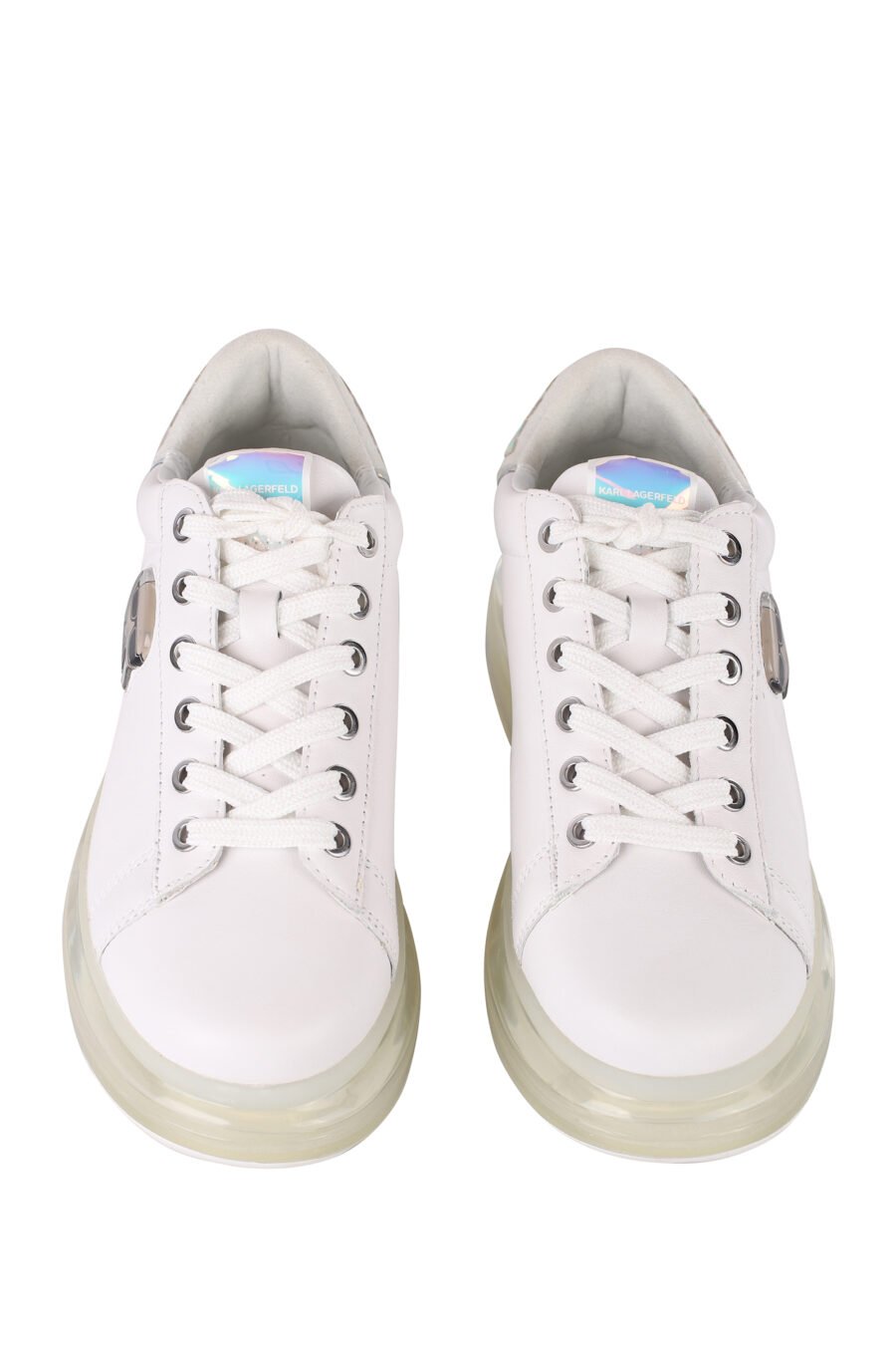 Zapatillas blancas con suela transparente y detalles en strass - IMG 1399