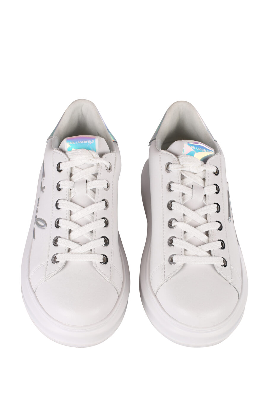 Zapatillas blancas con logo blanco y detalle tornasol - IMG 1400