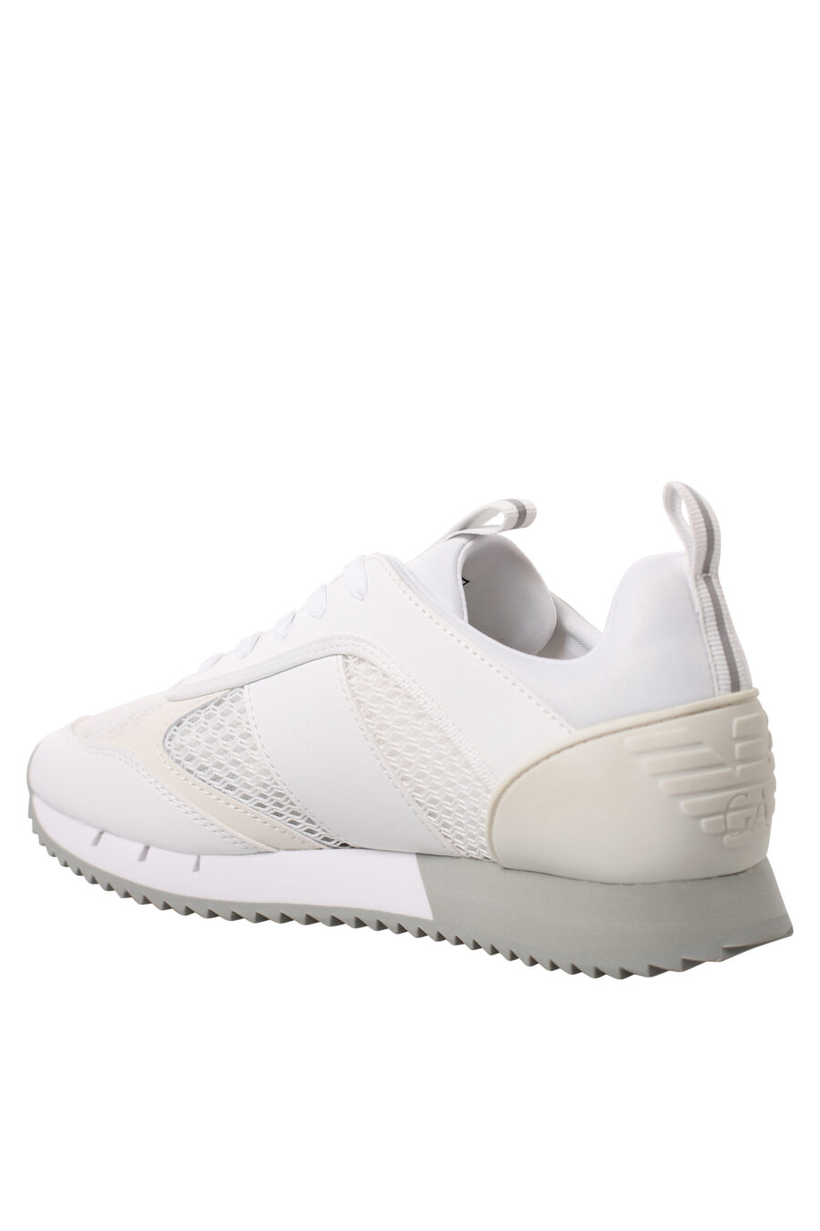 Breathable white trainers with gold "lux identity" logo and two-tone sole - IMG 1919 2